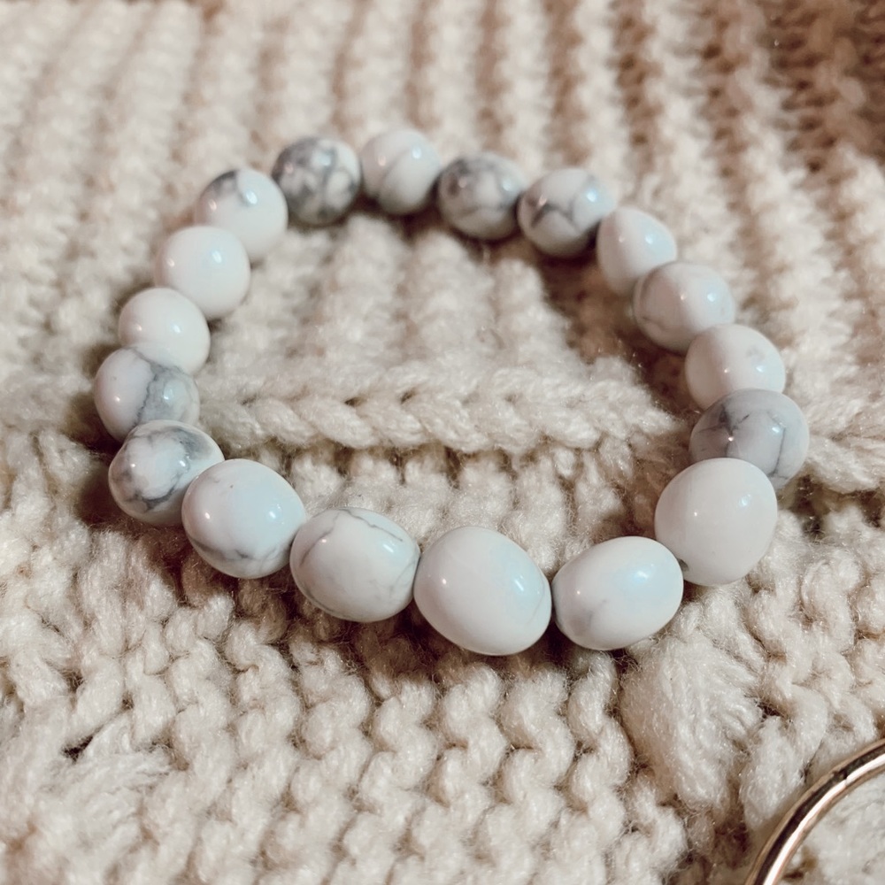 Several bracelets - Picture 3 of 6